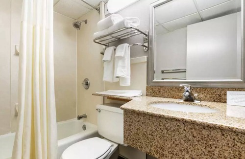New Cumberland House | Comfy room with bath close to the State Capital
