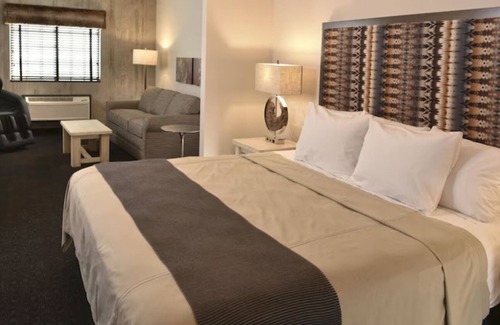 Broken Arrow Hotel | Comfy & Spacious Broken Arrow Retreat with Hot Breakfast | 2 Units
