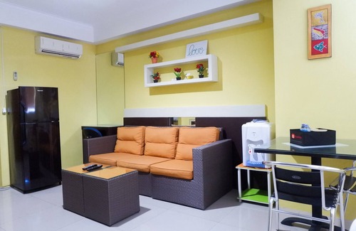 Siwalankerto Apartment | Comfy Studio at High Point Serviced Apartment