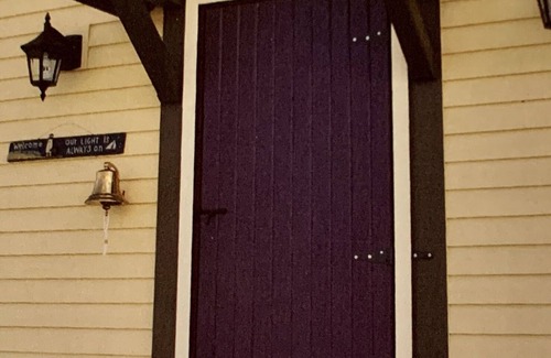 Trinity Cottage | COMMANDER'S KEEP VACATION HOME - 4 1/2 ⭐️