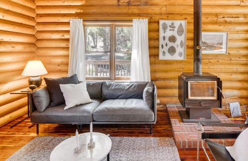 Pine Mountain Club House | Community Pool Modern Cabin in Pine Mountain Club