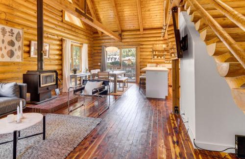 Pine Mountain Club House | Community Pool Modern Cabin in Pine Mountain Club