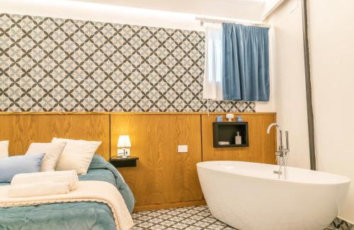 Favara Bed & Breakfast | Community Rooms & Wine