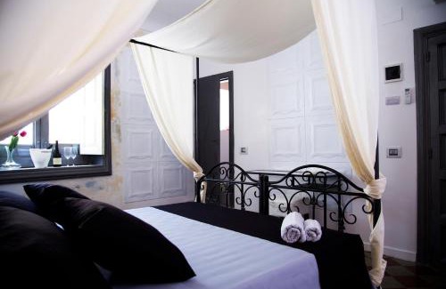 Favara Bed & Breakfast | Community Rooms & Wine
