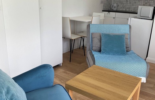 Ballincar Apartment | Compact, cosy, contained, self catering getaway in coastal village of Rosses Pt