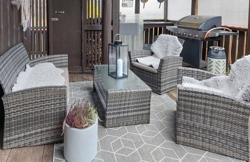 Evje House | Compact cottage on a beautiful plot and sunny location.