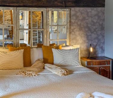 Aldeguer House | Complejo Rural Lar de Vies