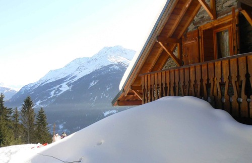 Seez Ski Chalet | Complete cottage on 5000m, 1500m above sea level, halfway La Rosiere and Seez