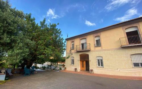 Alzira Villa | Complete, spacious house, with pool and surrounded by nature