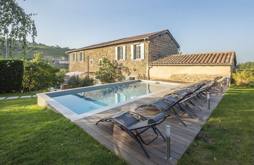 Vaux-en-Beaujolais House | Completely renovated 4-star property in the middle of the vineyards