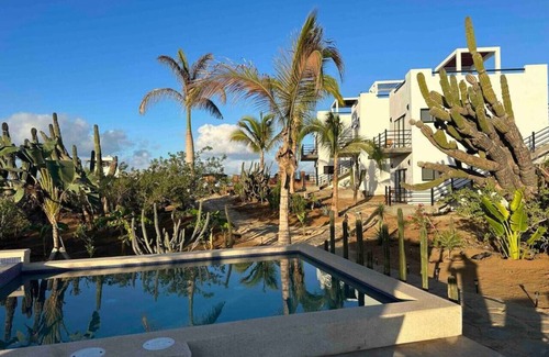 Cerritos Villa | Condo#1-5Min Walk to Beach/Surf-Sleeps2-KingSuite