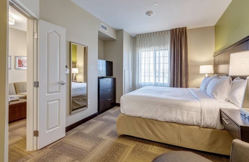Maryland Heights Condo | Condo ∙ 2 bedrooms ∙ 6 guests
