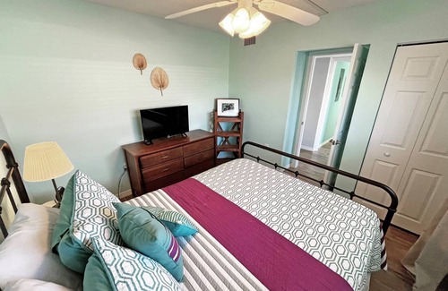 Crescent Beach Condo | Condo ∙ 2 bedrooms ∙ 4 guests