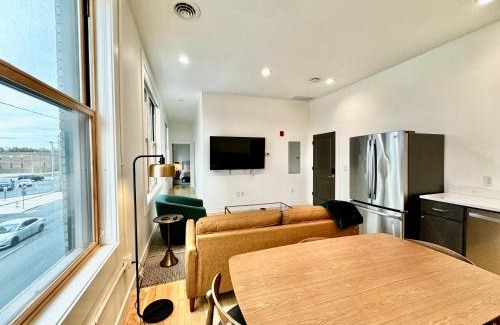 Van Buren House | Condo B - Gallery Suite - Downtown Marion