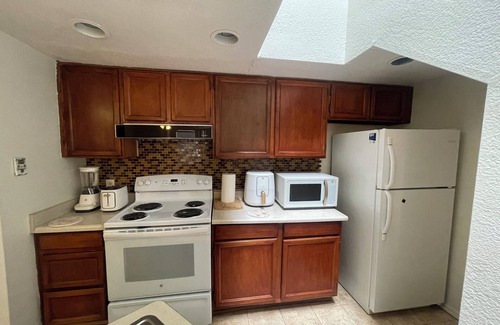Alhambra Condo | Condo close to GCU, Chase Field & State farm stadium.