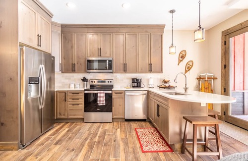 Lakeside Village Condo | Condo in Quiet Location w/Gorgeous Views from Private Patio, Shuttle Nearby!