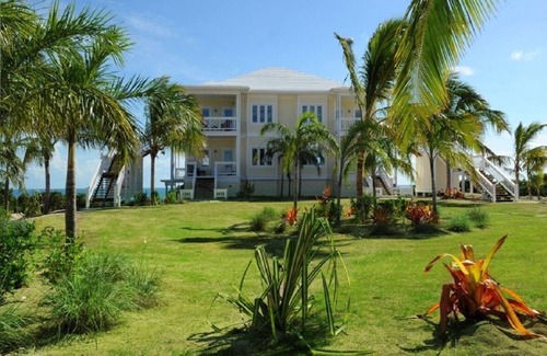 James Cistern Condo | Condo w/Views, Beach, Htd Pool, Pickleball, Golf Cart,Gym, Walk to Restaurant