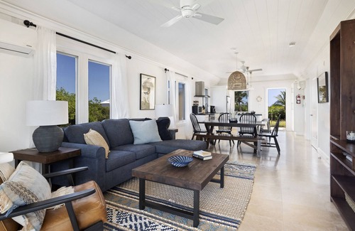 James Cistern Condo | Condo w/Views, Beach, Htd Pool, Pickleball, Golf Cart, Gym,Walk to Restaurant