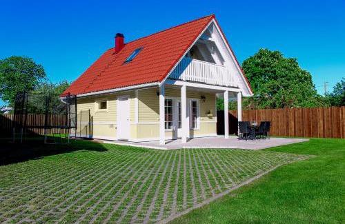 Kuressaare Ski Chalet | Contact free Rent Me Oü Homes with Sauna