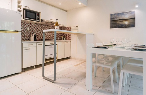 La Chapelle-sur-Erdre Cottage | Contemporary Cottage with Garden and Parking in La Chapelle-sur-Erdre