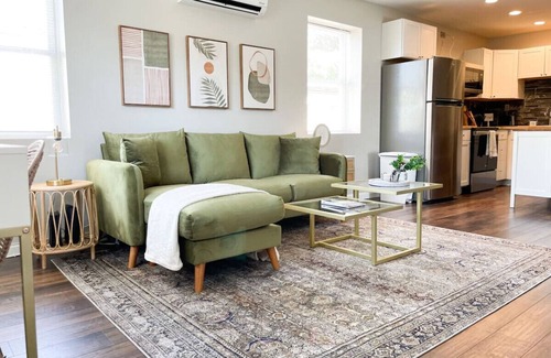 Avondale Apartment | *Contemporary 1 BR by Xavier & Downtown w/parking