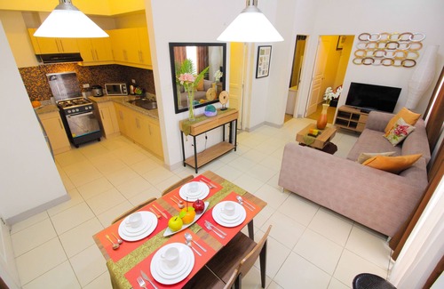 Sampaloc Apartment | Contemporary 2 Bedroom Penthouse Unit w Reserve Parking & Amazing City View