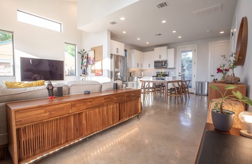 Brentwood House | Contemporary Central Austin House w/Tesla Charger and Outdoor Grill