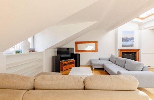 Maida Vale Apartment | Contemporary Chic 3BD Home Near Little Venice