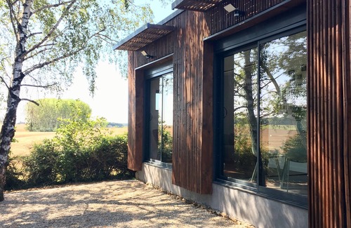 Lancome Apartment | Contemporary Cottage in Nature
