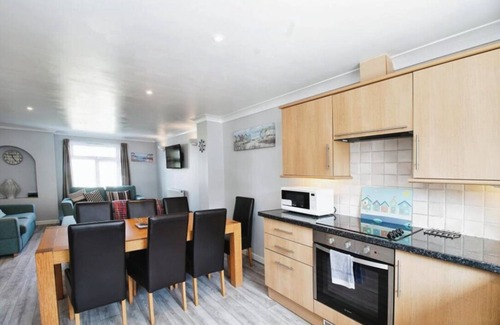 Saint Columb Major House | Contemporary Four Bedroom Spacious Holiday Cottage In Newquay