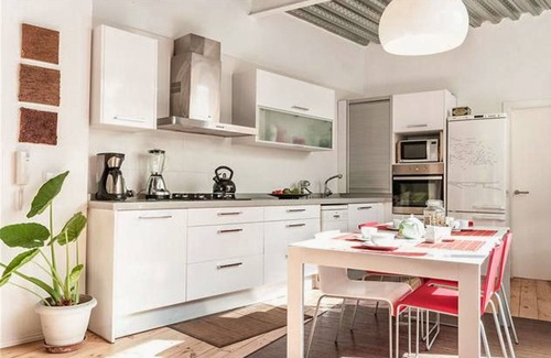 Pedralba Apartment | CONTEMPORARY HOUSE IN THE MOUNTAINS