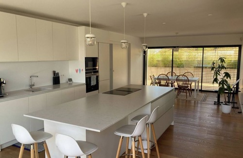 Pontacq House | Contemporary house with swimming pool in the Pau-Tarbes-Lourdes triangle
