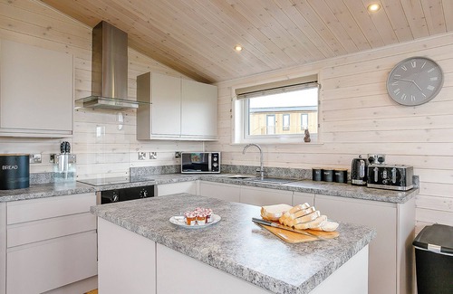 Hundall Ski Chalet | Contemporary lodge with stunning countryside views.