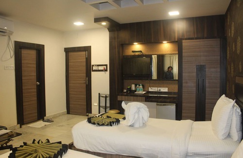 Malda Hotel | continental lodge