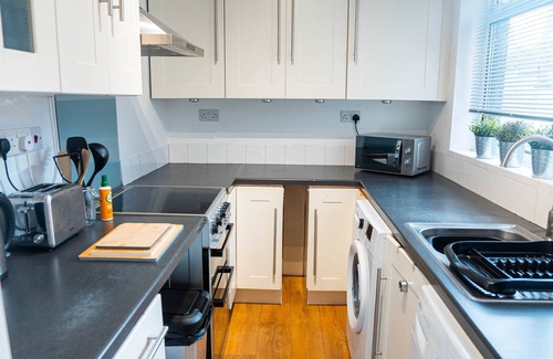 Nuneaton House | Contractor DIGS in Nuneaton