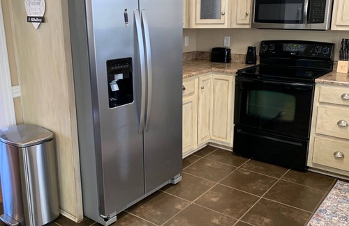 Halfway House | Convenient and Local VRBO Escape with 4 bedrooms - 2 baths Awaits Your Getaway
