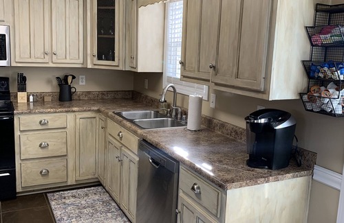 Halfway House | Convenient and Local VRBO Escape with 4 bedrooms - 2 baths Awaits Your Getaway