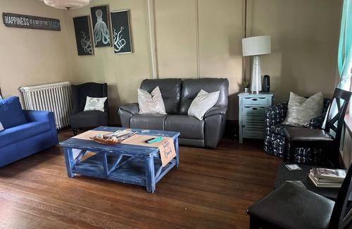 Bangor House | Convenient Brewer Location with River Views