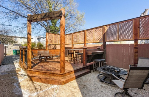 Church Hill House | Convenient Church Hill Home