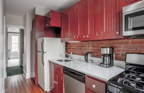 Logan Circle Apartment | Convenient Logan Circle 1BR close to 14th St. by Blueground