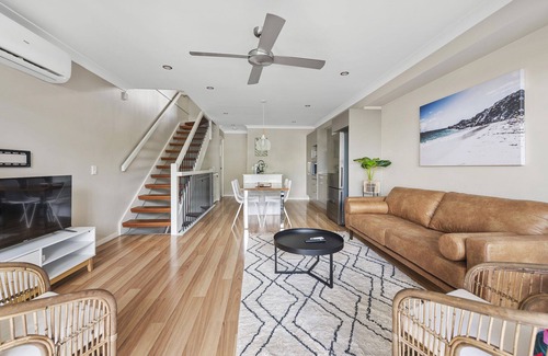 Murarrie Apartment | Convenient + Spacious! 3bed/2.5bath/1car~townhouse