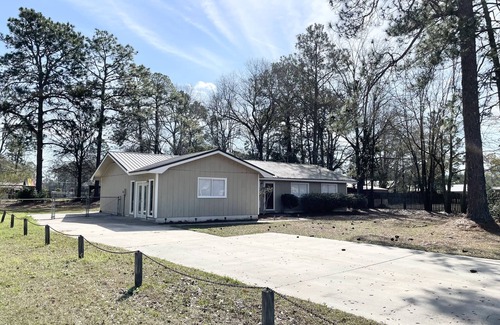 Jesup House | Conveniently Located in Town - Near Hospital