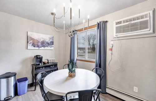 Bellevue Apartment | Conveniently Located Two-Bedroom Suite