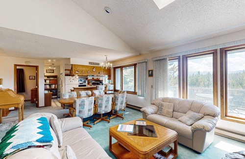 Winter Park Highlands House | Conveniently located home with hot tub and amazing views