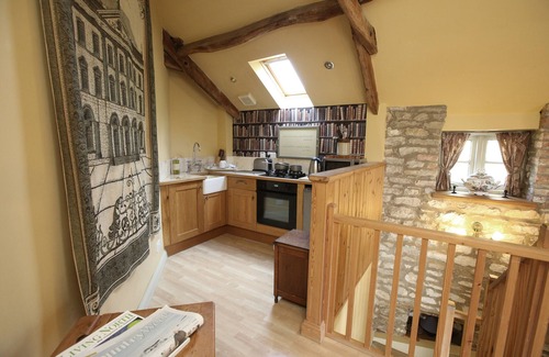 Kirkbymoorside Cottage | Converted stable mews cottage with kingsize bed