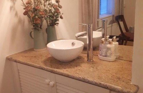 Brickens Bed & Breakfast | Conways B&B