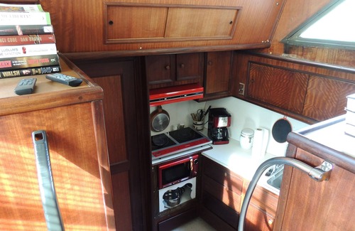 Ampthill Boat Rental | Cookie B