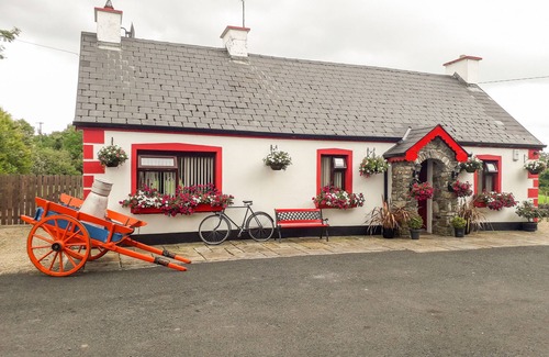 Ballyshannon Cottage | COOKIES COTTAGE, pet friendly in Ballyshannon, County Donegal