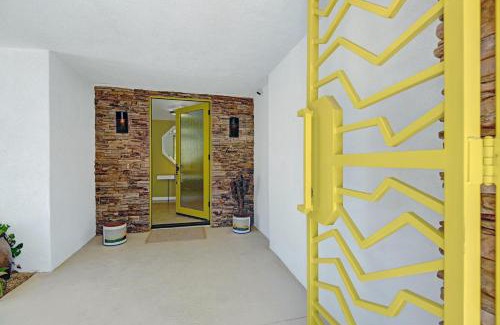Indian Canyon House | Cool Camino - Meredith Lodging