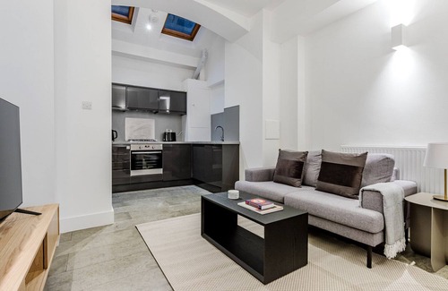 Clerkenwell House | Cool Clerkenwell 2BR, Fully Furnished & Ready, by Blueground